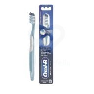 Pro-Clean Clinical Cepillo de Dientes Medio de Oral-B. Elimina la placa bacteriana y crea una fuerte protección anticaries con el cepillo de dientes Oral-B Pro-Clean Clinical, un cepillo manual para una limpieza profunda desde todos los ángulos. Con puntas PowerTip para limpiar detrás de los molares, un limpiador de lengua integrado y filamentos con diferentes superficies diseñados especialmente para adherirse y eliminar la placa bacteriana rebelde. Consigue una sonrisa más blanca y brillante y cuida de tu salud bucal con Oral-B, la marca más utilizada por dentistas en todo el mundo*.* según encuestas de una muestra representativa de dentistas de todo el mundo llevada a cabo para P&G.