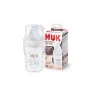 Biberón Nuk Perfect Match silicona 150 ml 0+ flujo lento arcoiris Flujo suave para una alimentación relajada: La leche fluye de manera uniforme, permitiendo que el bebé beba tranquilamente. Sistema Anti-Colic: La función anticólico a través de la válvula garantiza un flujo uniforme y reduce la ingesta de aire.