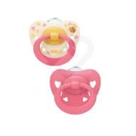 Todos llevan el sistema Anti-Colic NUK Air System: el aire sale por la parte superior permitiendo a la tetina aplanarse y de esta forma se ajusta perfectamente a la zona del paladar, contribuyendo a prevenir posibles malformaciones de la mandíbula. La silicona tiene un sabor y olor neutro, resistente al calor. Los chupetes de silicona son especialmente higiénicos y fáciles de limpiar. Un estudio, ha demostrado que la tetina anatómica NUK presenta menor riesgo de mala alineación de los dientes y deformación del paladar, por lo que es la mejor forma de tetina para los dientes, paladar y mandíbula.