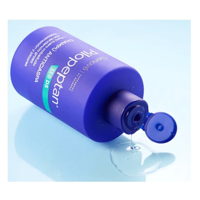 Champú anticaspa dermatológico para cuero cabelludo graso, con picor, descamación o enrojecimiento El champú Pilopeptan SEB DS está especialmente desarrollado para el cuidado del cuero cabelludo con tendencia seborreica, descamación y picor. Ayuda a reequilibrar la producción de sebo, eliminar la caspa y al mantenimiento del cuero cabelludo sano.