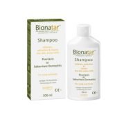 Posee acción antiinflamatoria y ayuda a mantener el balance lipidico de la piel, contribuyendo a eliminar y prevenir los problemas de queratinización.